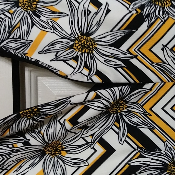 Eye Catching Colorful Dress - Picture 5 of 6